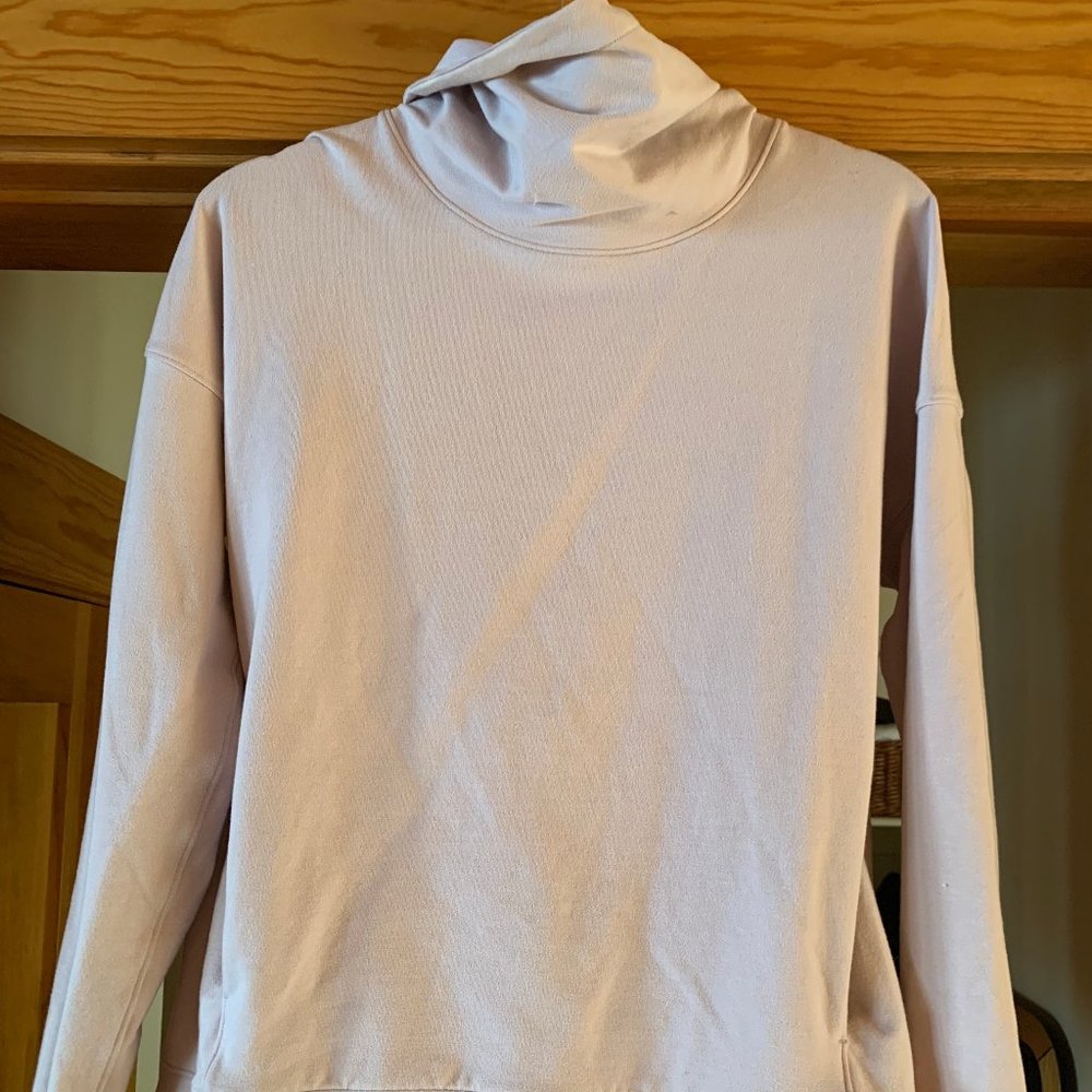 NWOT lululemon athletica smoky blush turtleneck
